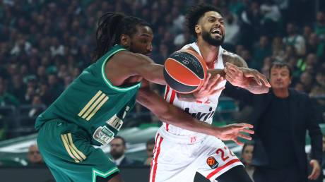 Παναθηναϊκός - Ολυμπιακός 82-87: Οι Ερυθρόλευκοι πήραν το ντέρμπι στο Telekom Center Athens