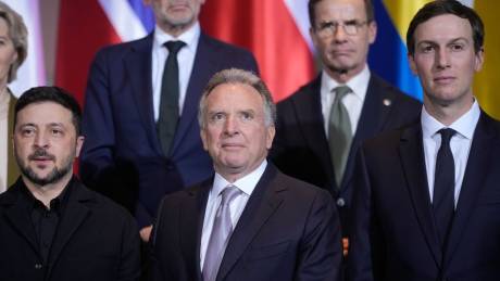 Πρόταση στον Ζελένσκι να ανταλλάξει το Ντονμπάς με 800 δισ. δολάρια και εγγυήσεις ασφαλείας