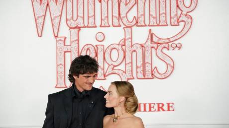 Μάργκοτ Ρόμπι: Mε κόσμημα άνω των 100 καρατίων στην πρεμιέρα της ταινίας «Ανεμοδαρμένα Ύψη»