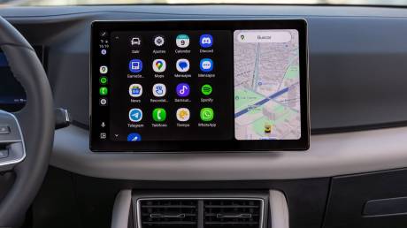 Η Κίνα βάζει όρια στις οθόνες αφής και στο χειρισμό λειτουργιών μέσα από αυτές