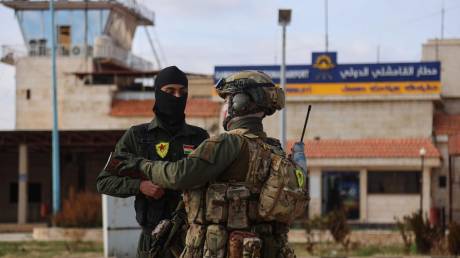 Συρία: Οι Κούρδοι παρέδωσαν στις συριακές αρχές το αεροδρόμιο του Καμισλί