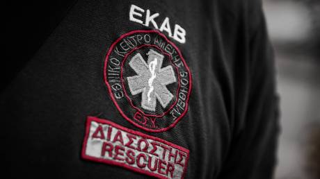 Διασώστης του ΕΚΑΒ στην Πάτρα ξυλοκοπήθηκε από μεθυσμένο άνδρα ενώ του έδινε τις πρώτες βοήθειες