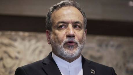 Ιρανός ΥΠΕΞ: «Επιτέθηκαν στις πυρηνικές μας εγκαταστάσεις, αλλά δεν κατέστρεψαν το πρόγραμμα»