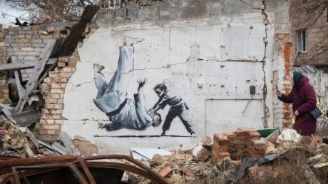 Banksy: Η «αποκάλυψη» της ταυτότητας του διχάζει τους θαυμαστές του