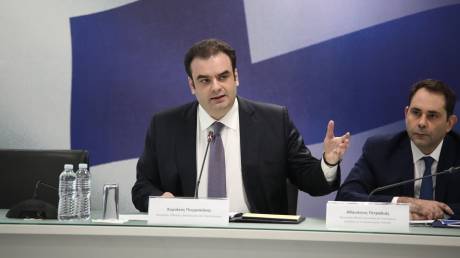 Πιερρακάκης στους FT: Απολύτως απαραίτητες οι μεταρρυθμίσεις της τρόικας για την ελληνική οικονομία