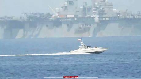 FT: Ο Τραμπ απειλεί να εγκαταλείψει την Ουκρανία εάν οι Ευρωπαίοι δεν τον βοηθήσουν στο Ορμούζ