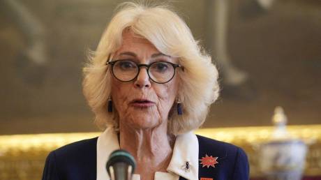 Σε ντοκιμαντέρ του BBC η Βασίλισσα Καμίλα: Η προσωπική της εξομολόγηση για τη δύναμη των βιβλίων