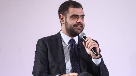Μαρινάκης: Δεν πρέπει να ξεχάσουμε τους συνεπείς - Μην κάνουμε πολιτική με επιδόματα μιας ημέρας