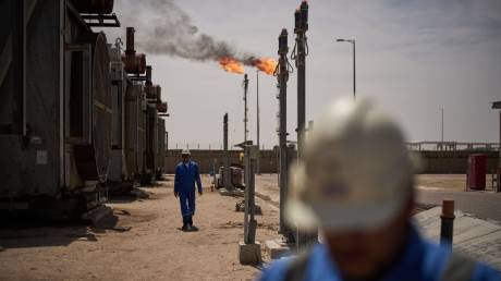 Το πετρέλαιο ξεπερνά τα 100 δολάρια - Άνοδος 2% με το βλέμμα στα Στενά του Ορμούζ