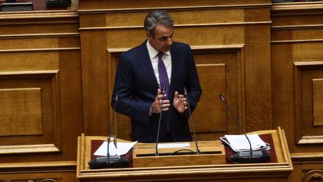 Βουλή: Αντιπολιτευτικά πυρά για ΟΠΕΚΕΠΕ και υποκλοπές - Εκλογές το '27 διαμηνύει ο Μητσοτάκης
