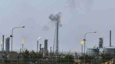 Άλμα 7% στις τιμές πετρελαίου μετά τη νέα ένταση στα Στενά του Ορμούζ - Πάνω από 96 δολάρια το Brent