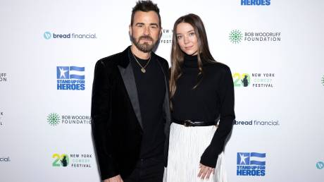 Ανάρτηση Τζάστιν Θερού για τη γέννηση του γιου του: «Είναι εδώ, κι εμείς είμαστε τόσο ερωτευμένοι»