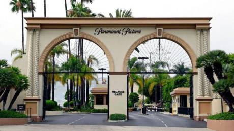 «Παγώνει» για δύο εβδομάδες η συγχώνευση της Paramount με την Warner Bros