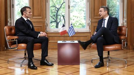Μητσοτάκης: «Ελλάς - Γαλλία - Συμμαχία είναι ένα αξίωμα που θα ισχύει πάντα» - Ο διάλογος με Μακρόν