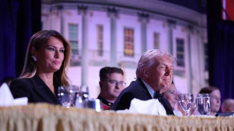 Τραμπ: «Νόμιζα ότι είχε πέσει δίσκος στο πάτωμα»- Η πρώτη αντίδρασή του στο άκουσμα των πυροβολισμών