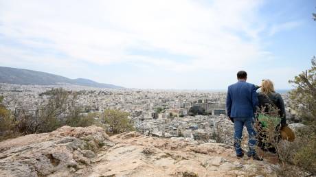 Καιρός: Γενικά αίθριος με τοπικές βροχές στα ορεινά - Έως 38 βαθμούς ο υδράργυρος