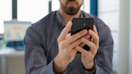Τα φιλικά chatbots είναι πιο επιρρεπή σε λάθη σύμφωνα με έρευνα