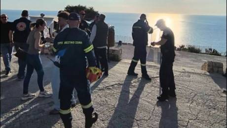 Ζάκυνθος: Ασφαλής ο 22χρονος τουρίστας που εγκλωβίστηκε σε απόκρημνο σημείο στο Ναυάγιο