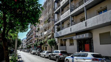 Δολοφονία στην Καλαμάτα: Πάνω από 40 φορές μαχαίρωσε ο 41χρονος την 39χρονη σύζυγό του