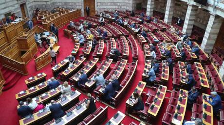 Στη Βουλή η κατάργηση της περικοπής των συντάξεων χηρείας - Οι τέσσερις αλλαγές