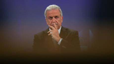 Χωρίς αναβολή οι άρσεις ασυλίας Αβραμόπουλου και Κωνσταντοπούλου – «Όχι» Κακλαμάνη στα αιτήματά τους