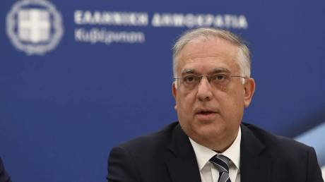 Θεοδωρικάκος: Στηρίζουμε με πράξεις το εισόδημα - Από 31/8 η μείωση τιμών στα σούπερ μάρκετ