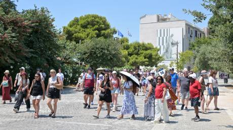 Καιρός: Υποχωρεί ο υδράργυρος, οι θερμοκρασίες σε 3 μεγάλες πόλεις - Δεν «βλέπει» καύσωνα ο Κολυδάς