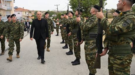 Μήνυμα Δένδια στην Τουρκία: Παραγωγή 15.000 drones ετησίως και 522 νέα οχυρωματικά έργα