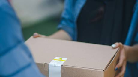 Μετρητά τέλος στις παραδόσεις courier - Από πότε αλλάζει ο τρόπος πληρωμής