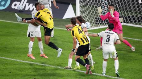 ΑΕΚ - ΟΦΗ 3-0: Η Ένωση «καθάρισε» στο β' ημίχρονο και στρέφει το ενδιαφέρον στο Champions League