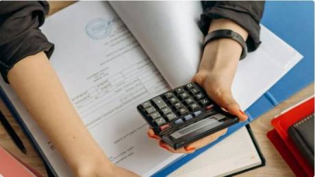 Πώς θα δηλώσουν τα αναδρομικά 55.000 συνταξιούχοι που θα λάβουν «ραβασάκια» - Εξόφληση σε 72 δόσεις