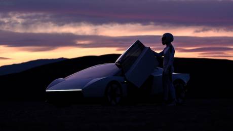 Ο επικεφαλής της Ferrari δίνει άριστα στο νέο Tesla Roadster