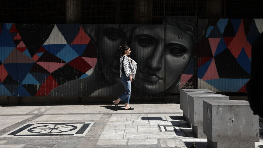 Αυξήσεις στους μισθούς και συλλογικές συμβάσεις: Tι θα βάλουμε στην τσέπη μας το 2026