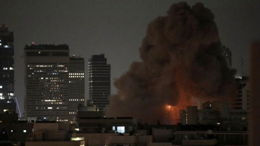 Σύγκρουση Ισραήλ - Ιράν και στη μέση ο Τραμπ - Τα χειρότερα σενάρια για τη σύρραξη στη Μέση Ανατολή