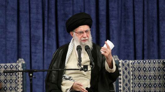 Πώς η τύχη του στενού κύκλου του Χαμενεΐ μπορεί να αποτελέσει κλειδί για τις εξελίξεις