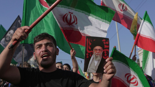 Κατέρρευσε το «άβατο» της ασφάλειας του Ιράν - Φόβοι για καταστολή και ενίσχυση των σκληροπυρηνικών