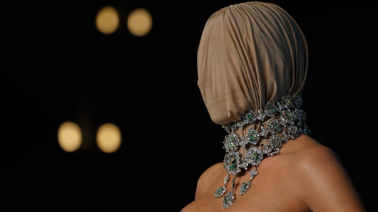 Αντίο 2025: 18+1 «κλικ» που ξεχώρισαν από τη showbiz και τη μόδα