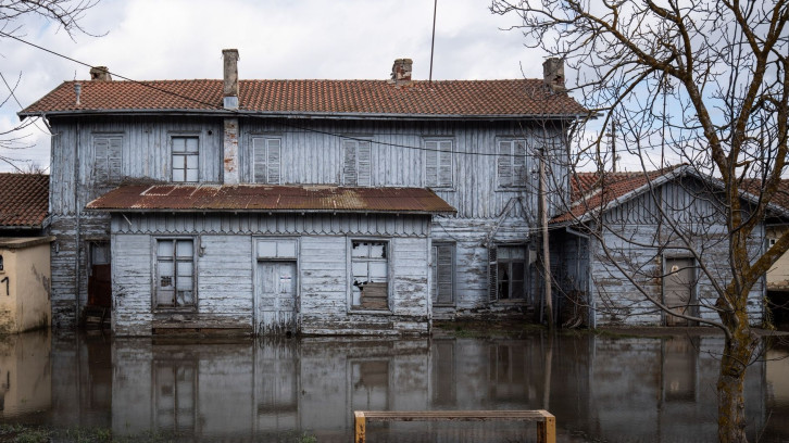 Ένας από τους πιο βροχερούς χειμώνες των τελευταίων δεκαετιών: Ως 70% αυξημένα ύψη βροχής στον Μόρνο