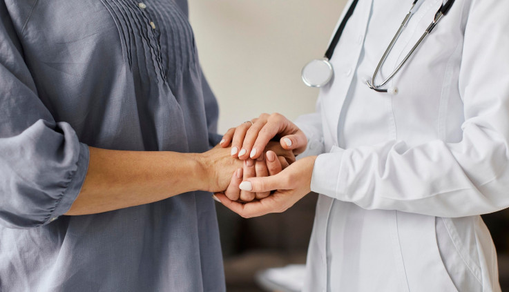 Λεύκη: Ένα χρόνιο αυτοάνοσο νόσημα που αντιμετωπίζεται αποτελεσματικά στην εποχή μας