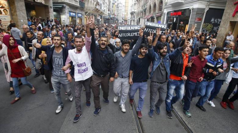 Στους δρόμους όλης της Ευρώπης για το μακελειό στην Άγκυρα