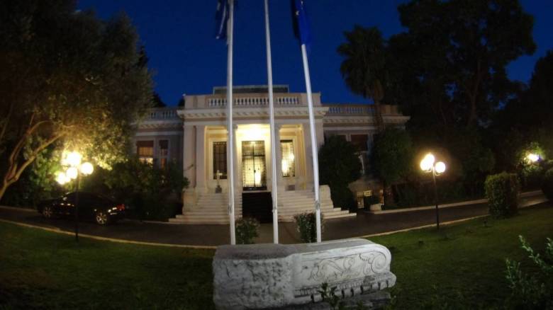 Απεργία, διαπραγματεύσεις και Πανούσης "πονοκεφαλιάζουν" την κυβέρνηση