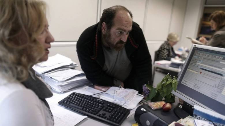 Προς δημιουργία ενός ταμείου κύριας και ενός επικουρικής ασφάλισης