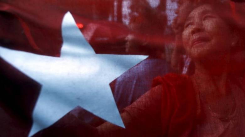 Ιστορική νίκη της Αούνγκ Σαν Σούου Κίι στην Μιανμάρ