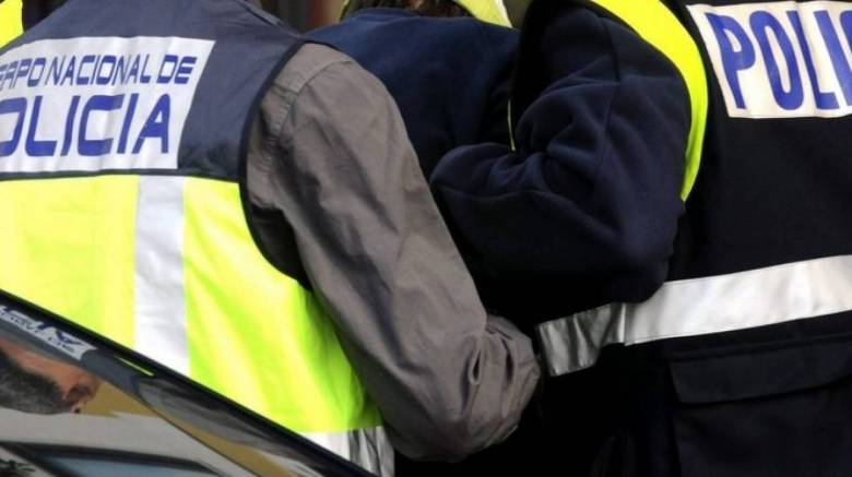 Ισπανία: Σύλληψη 41χρονης που πουλούσε γυμνές φωτογραφίες των παιδιών της