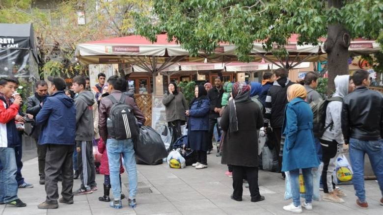 Συγκρούσεις με μετανάστες στην Πλατεία Βικτωρίας