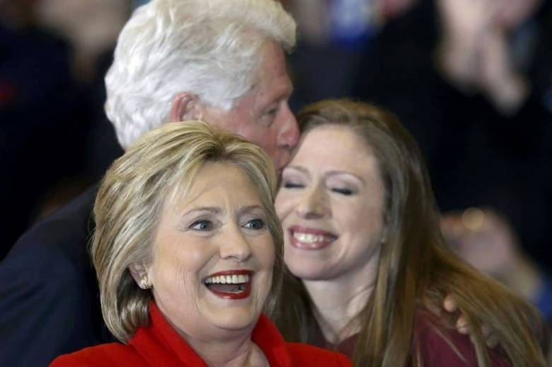 ΗΠΑ: Η Χίλαρι Κλίντον νίκησε τον Μπέρνι Σάντερς στις εκλογές της Αϊόβα