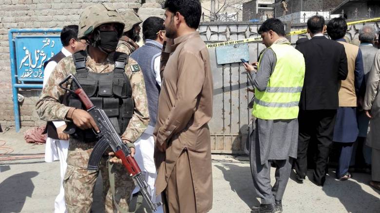 Επίθεση αυτοκτονίας στο Πακιστάν με θύματα γυναίκες και παιδιά