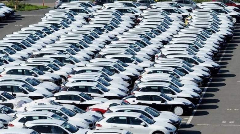 Άμεσα στη Βουλή η ρύθμιση για τα τέλη κυκλοφορίας με το μήνα