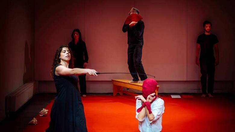 «Η επανάσταση κουράζει»