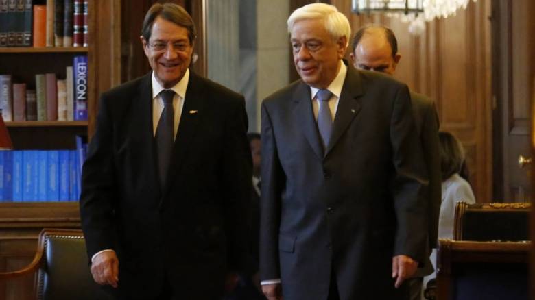 Για το Κυπριακό μίλησαν Παυλόπουλος-Αναστασιάδης